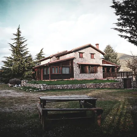 Mont Valley Boutique Chalets Шале Арахова